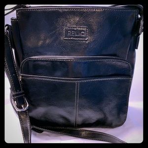 RELIC cross body bag -CLEAN!